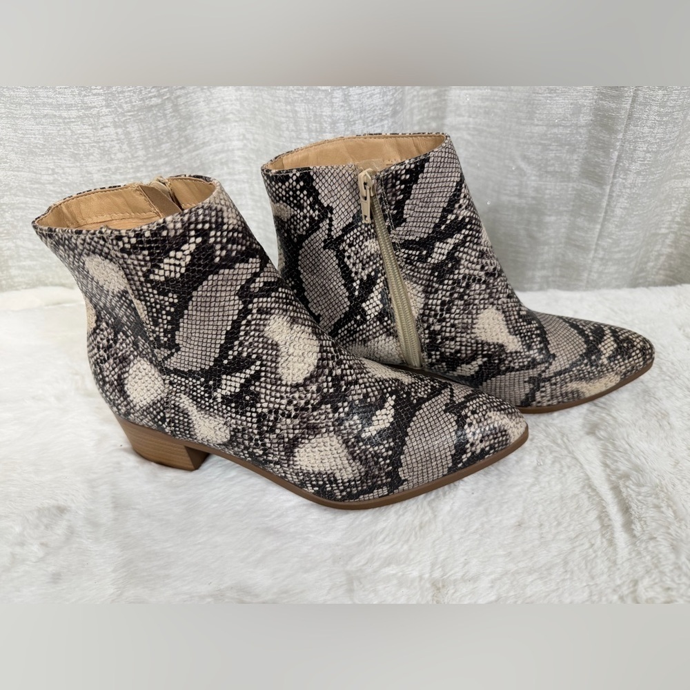 City Classified Women’s 9 Snakeskin Ankle Boot - Picture 4 of 7